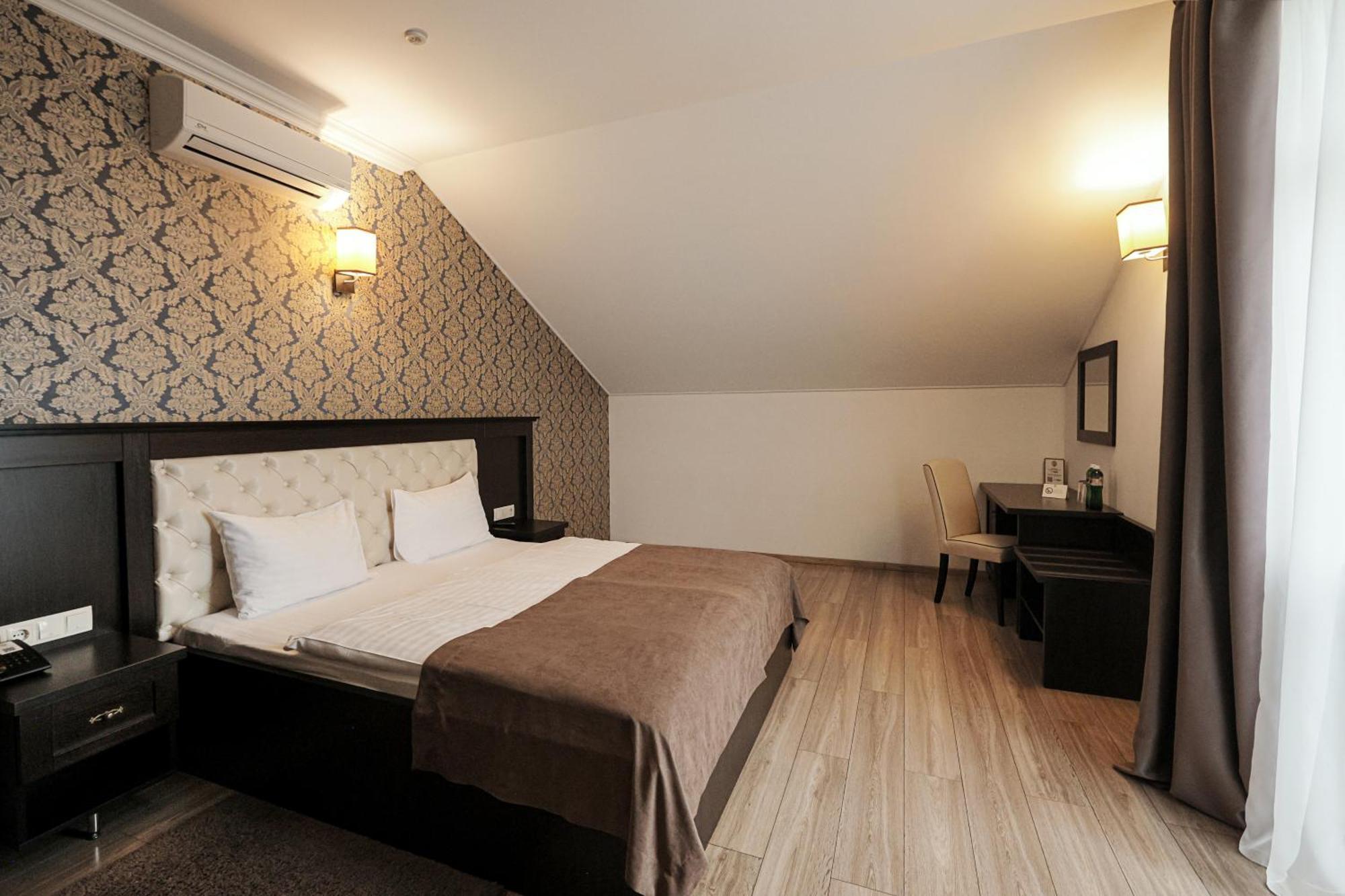 Ferdinand Hotel Mukacheve Ngoại thất bức ảnh