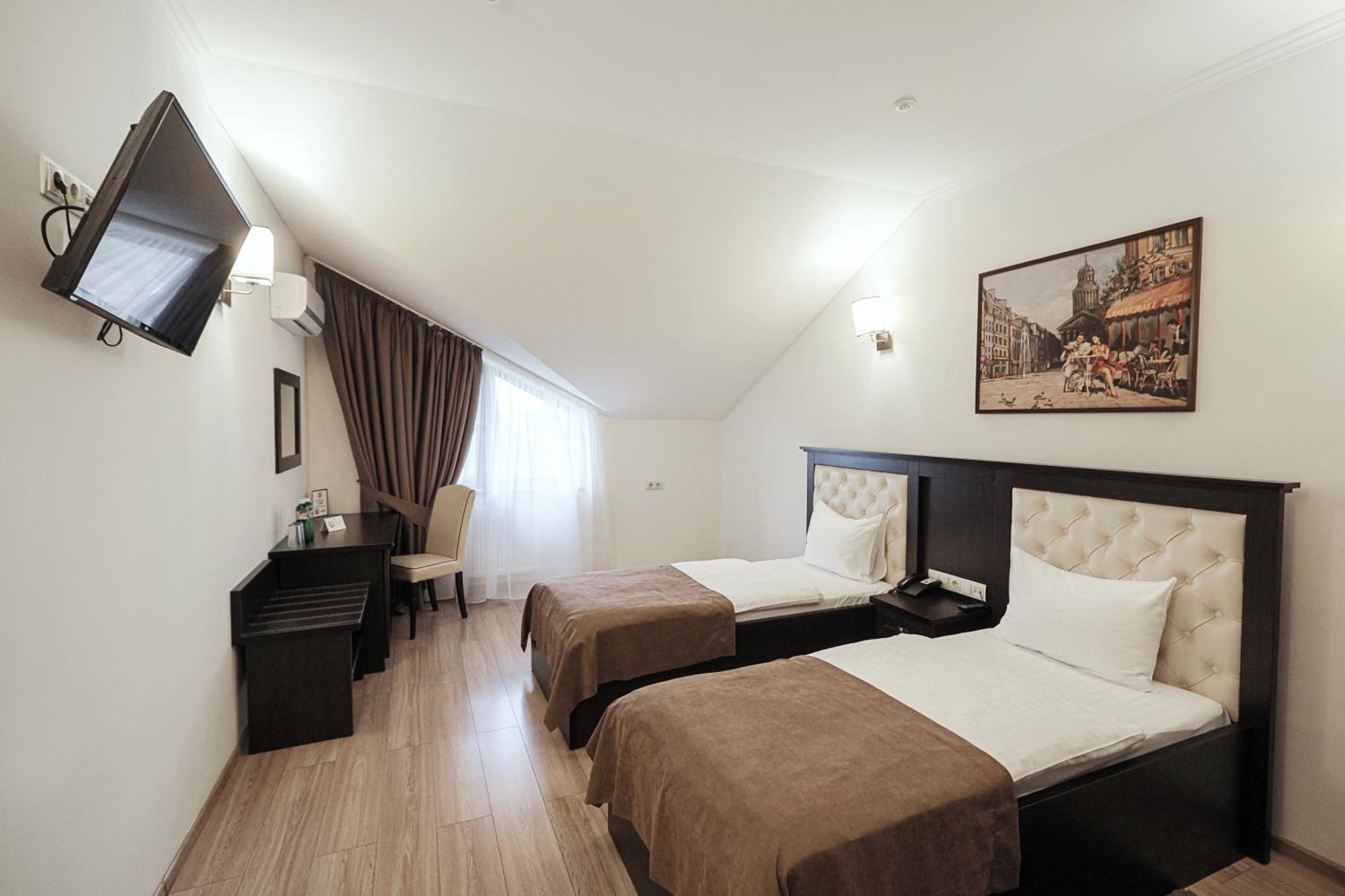 Ferdinand Hotel Mukacheve Ngoại thất bức ảnh